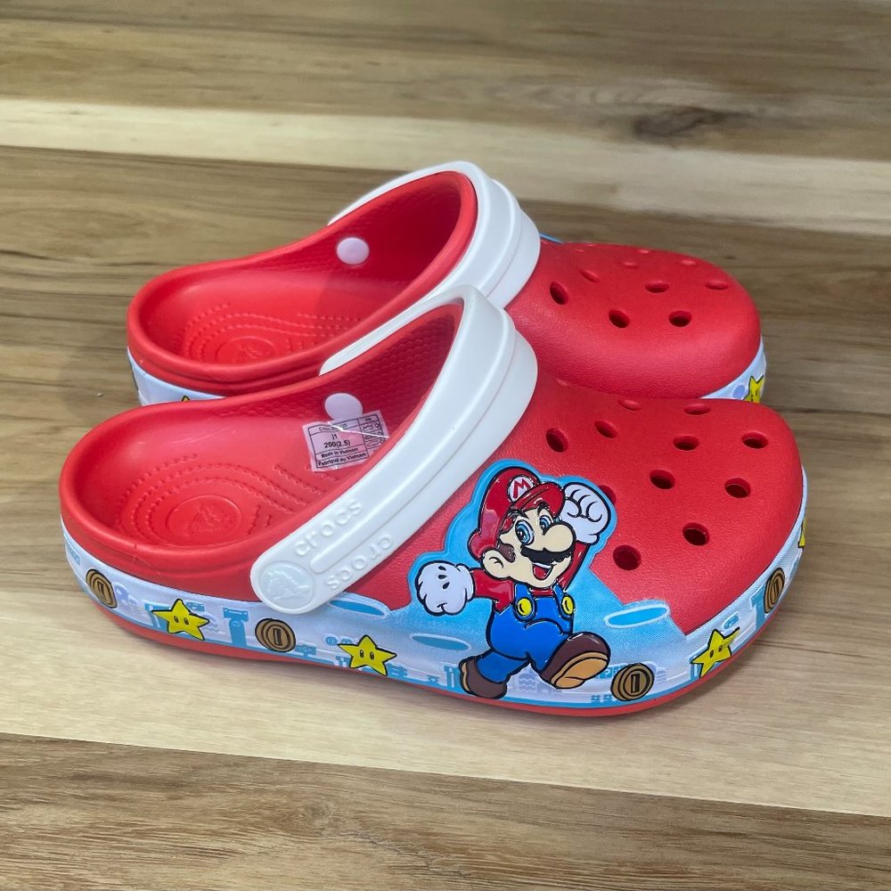 Kids' Crocs Fun Lab Super Mario™ Lights Clog